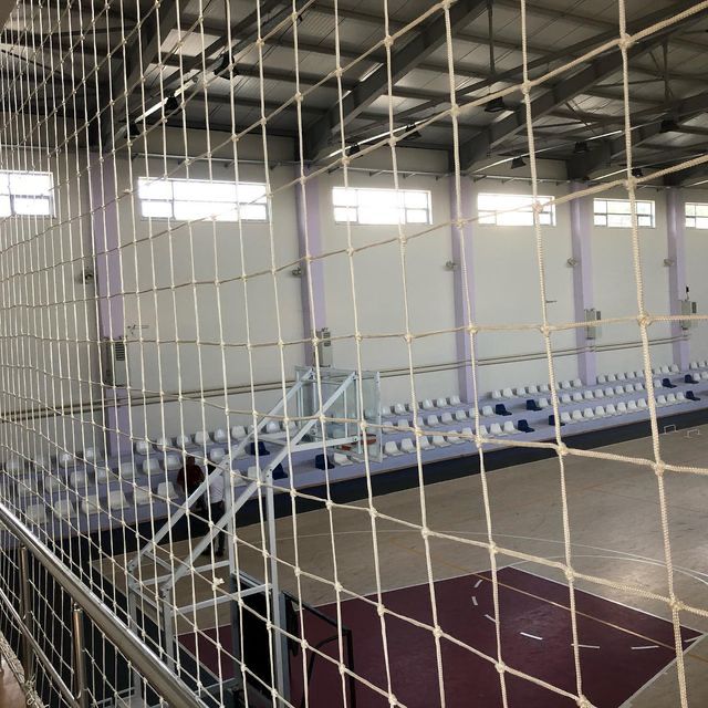 Сетка для спортивного зала г. Самара, школа № 12, ячейка 40x40 мм, нить 2.6 мм, цвет белый, полиамид